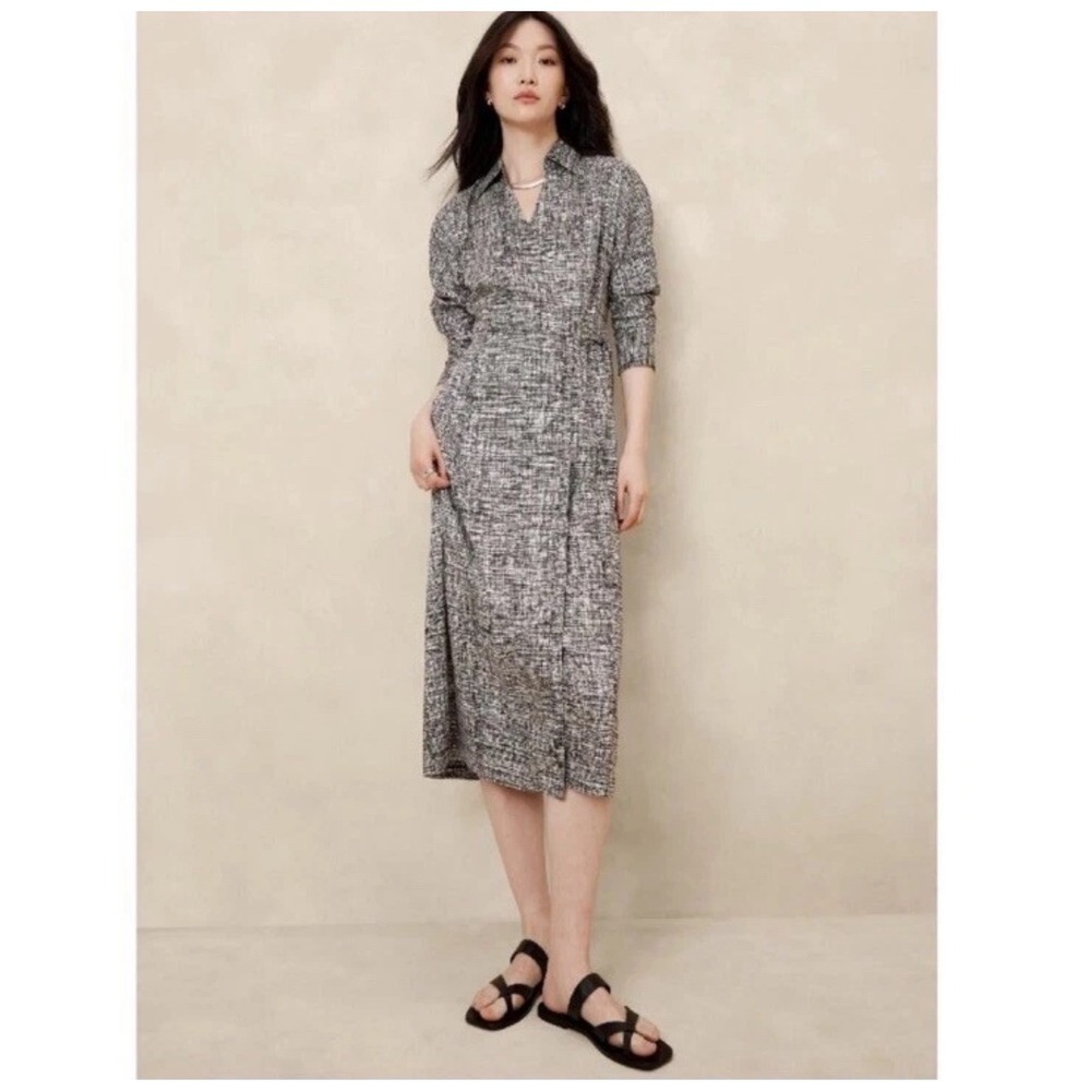 Banana Republic Silky Twill Midi Wrap Dress Black Plaid Print Midi Size M‎